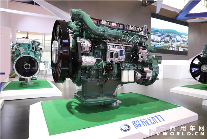 550馬力奧威CA6DM3發(fā)動機(jī).png